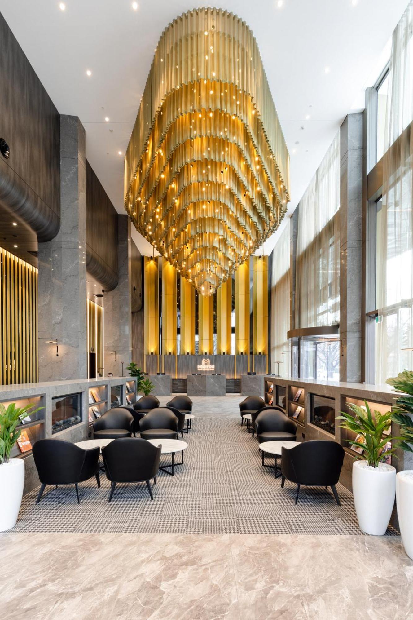 Meriton Suites كنبرا المظهر الخارجي الصورة The lobby of the hotel